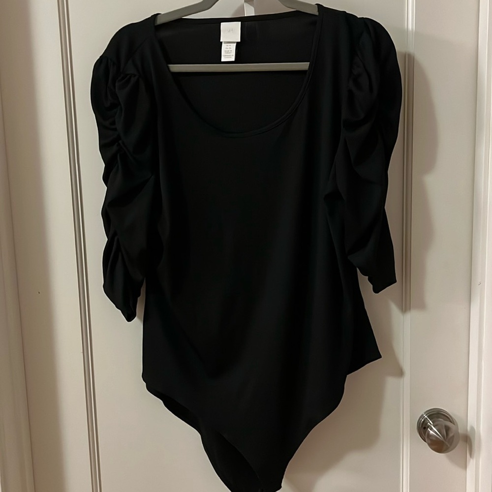 Ribbed long sleeve scoop bodysuit